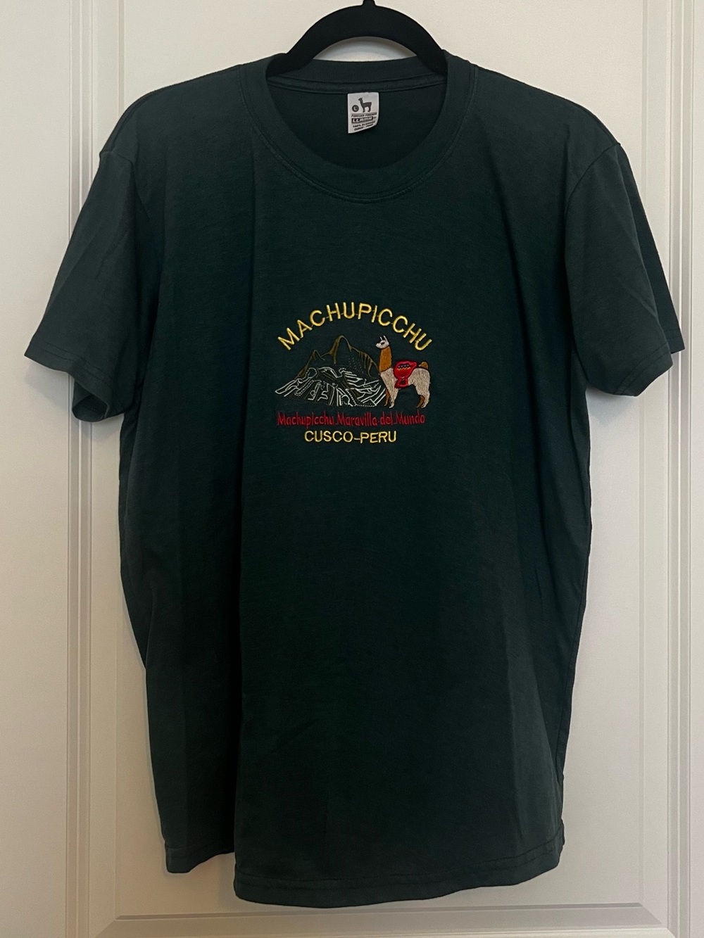 Super soft embroidered 100% Cotton from Peru Machu Picchu Shirt size large llama